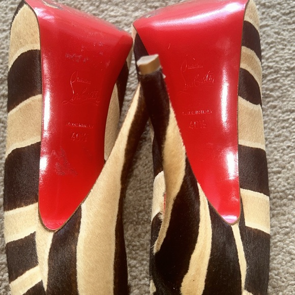 Christian Louboutin - Picture 9 of 9